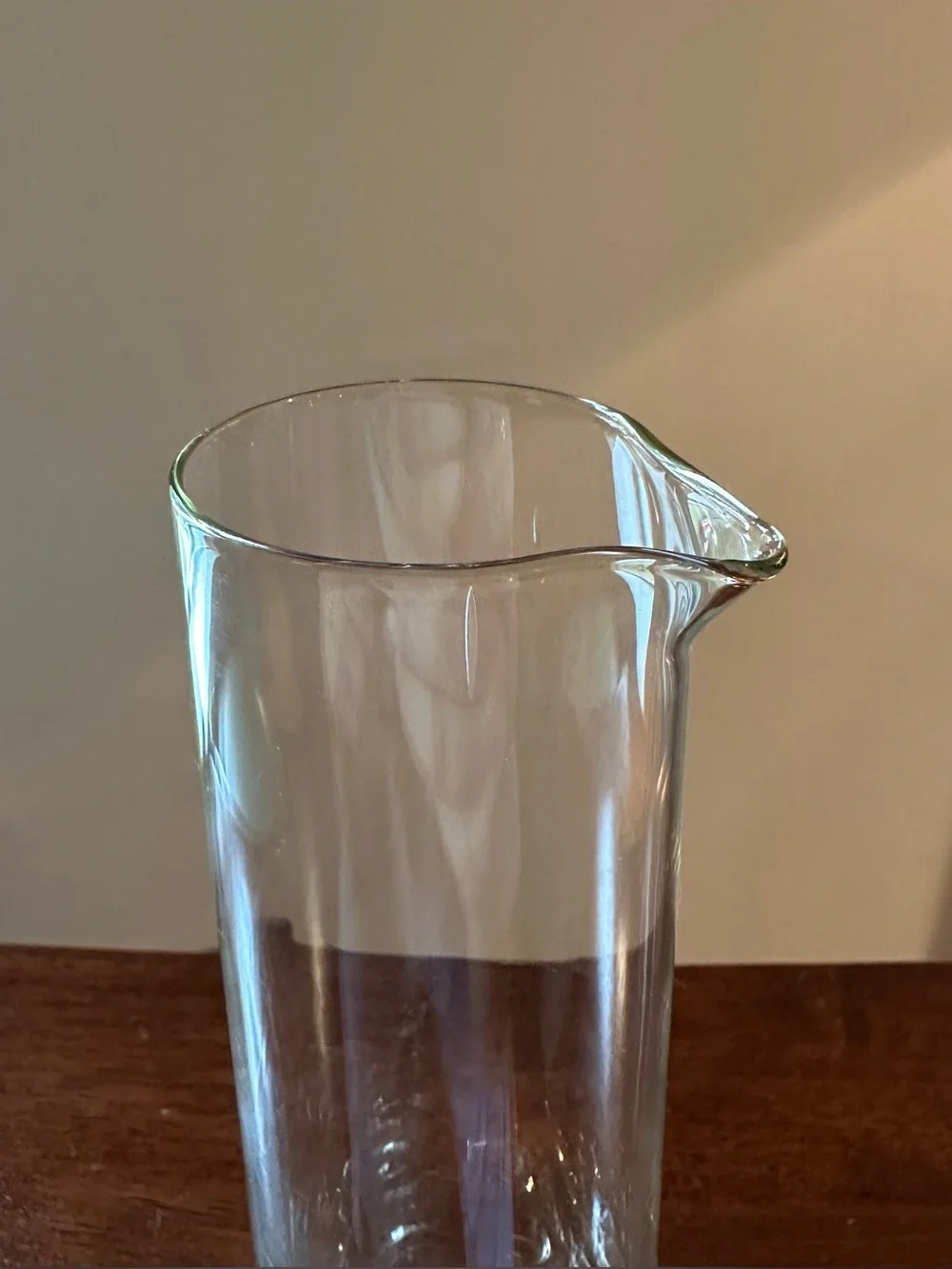 Beaker style clear glass vase • Pour spout • vintage